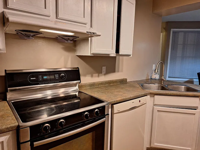 3259 Northway Ave — Photo 3