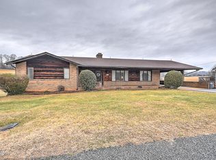 1902 Rock Springs Rd, Kingsport, TN 37664