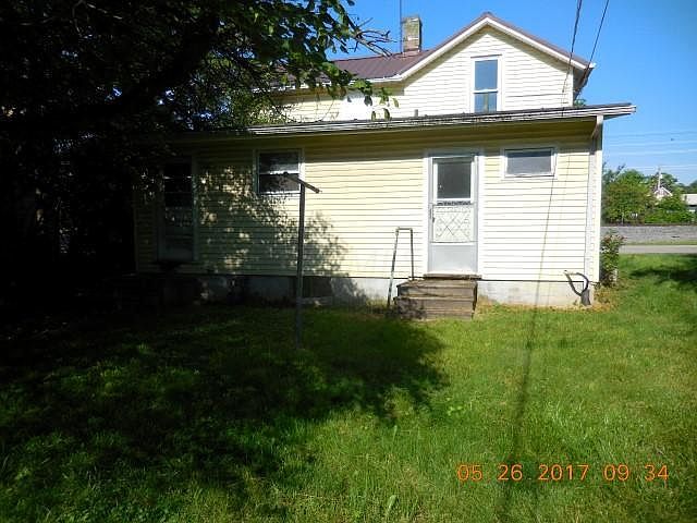 2nd image of 152 Randolph St