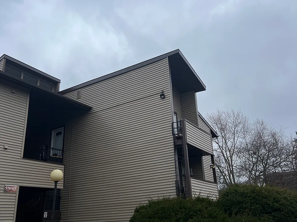 583 Village Blvd N