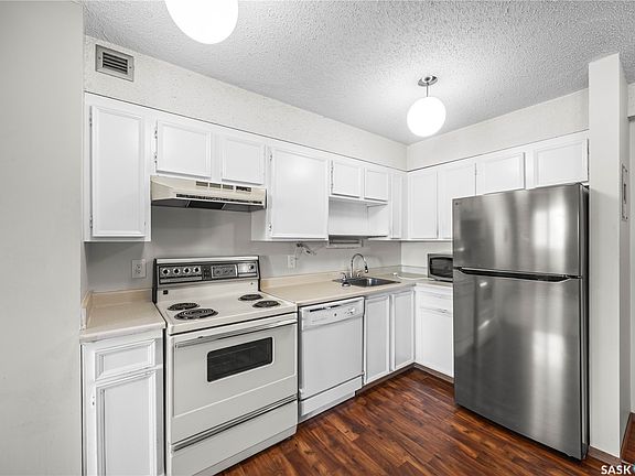 5th image of 405 5th Avenue N #404