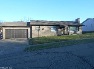 1702 Walnut St, Coshocton, OH 43812