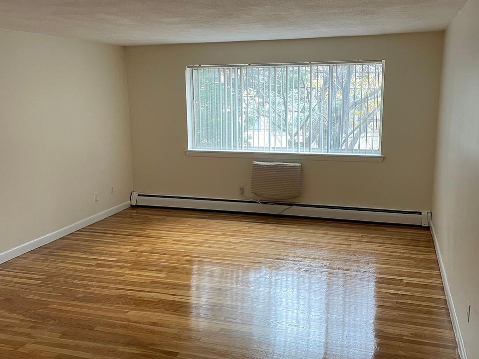 2nd image of 73 Gardner St #18