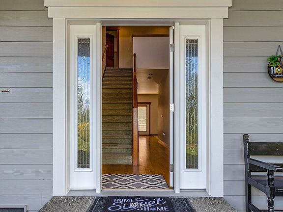 5th image of 18401 25th Dr NW