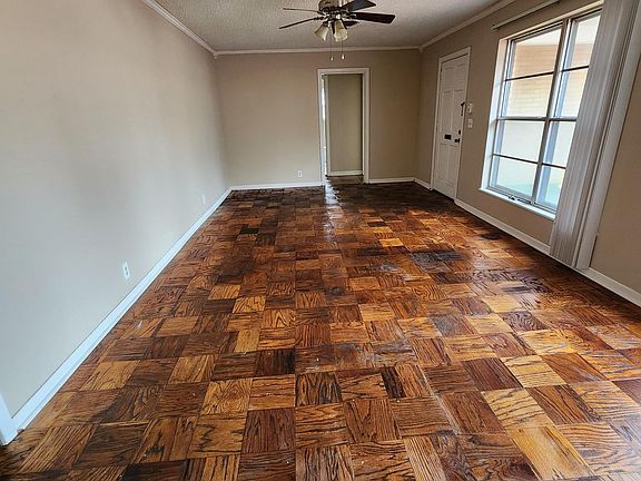 3rd image of 3310 Robinhood Ln