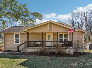 388 Fenway Cir, East Flat Rock, NC 28726