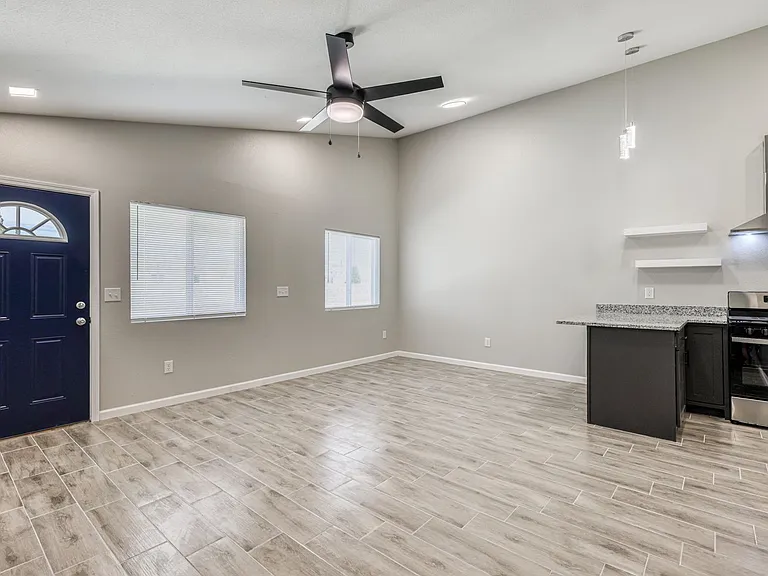 10028 Cross St — Photo 58