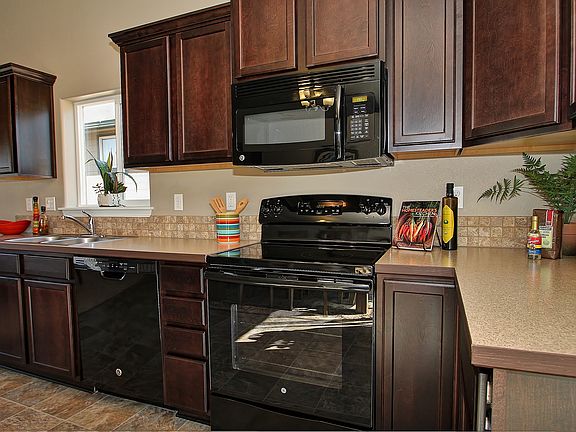 Alderwood-Kitchen3