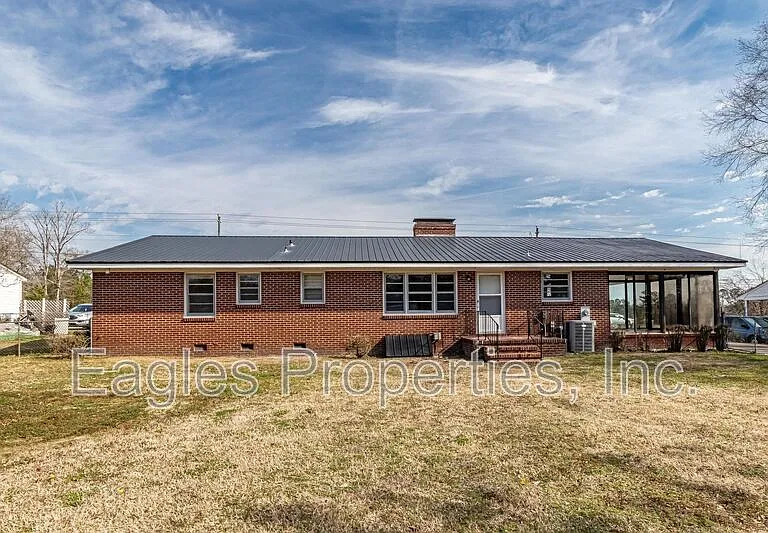 1614 US Highway 70 W — Photo 27