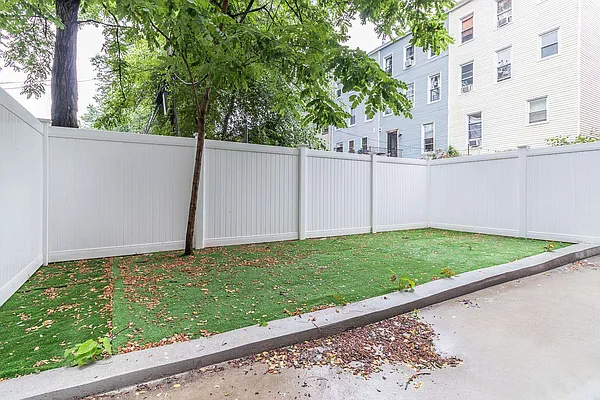 Rented by Bold New York | media 29