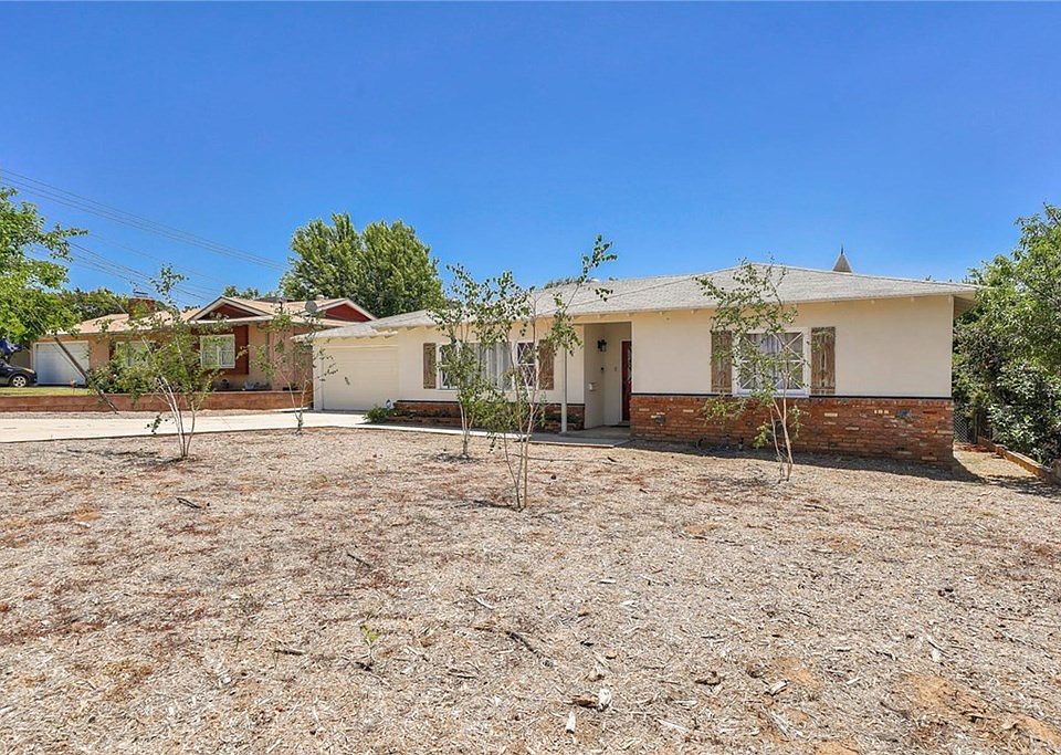 1st image of 34783 Acacia Ave