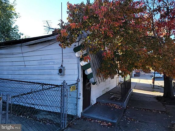 5th image of 371 Cummings Ave