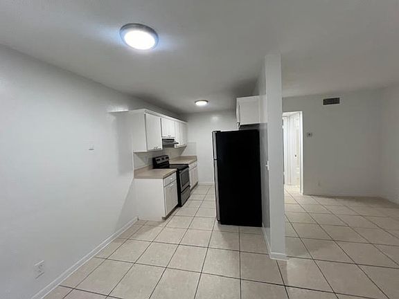 4th image of 1200 S Broadway APT 116