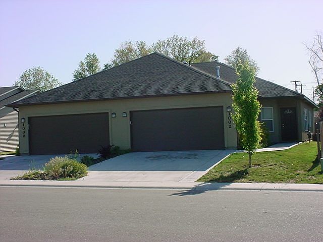 2nd image of 1000/1002 S Diamond St