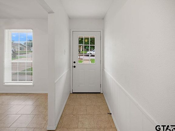 3rd image of 856 Avenue A
