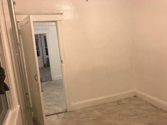 3rd image of 122 Downing St #2A