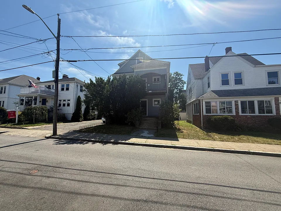 37 Dolphin Ave #2