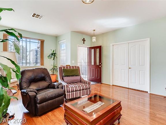 3rd image of 118 Desert Rock Dr