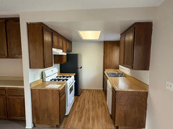 1001 E Cypress Ave, 1001 E Cypress Ave APT 16, Lompoc, CA 93436