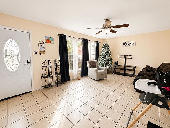 4th image of 300 George Ln