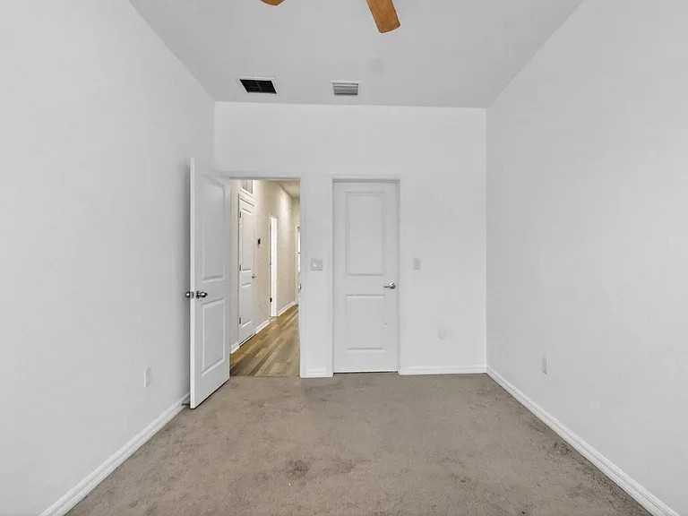 2833 Troubadour St #2833 — Photo 32
