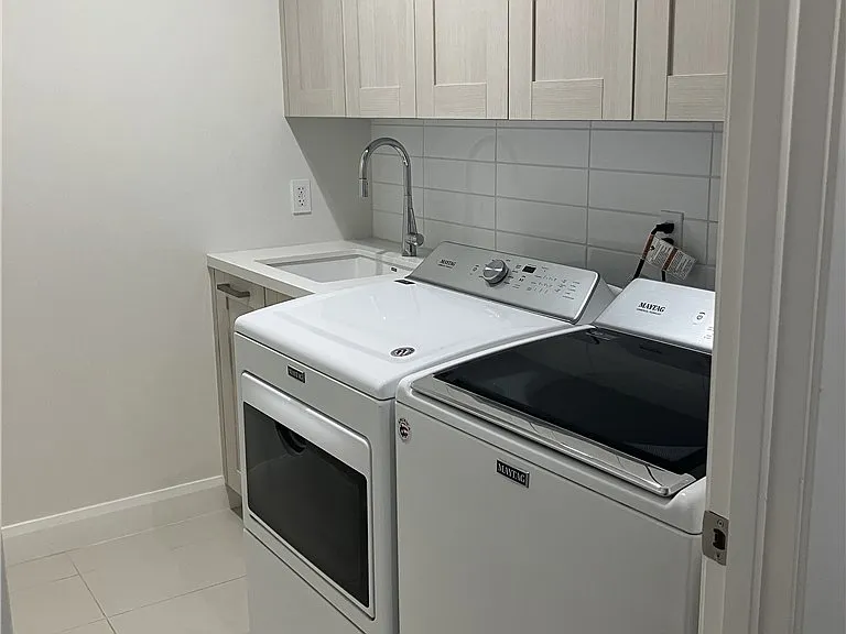 378 W Green St #131 — Photo 33