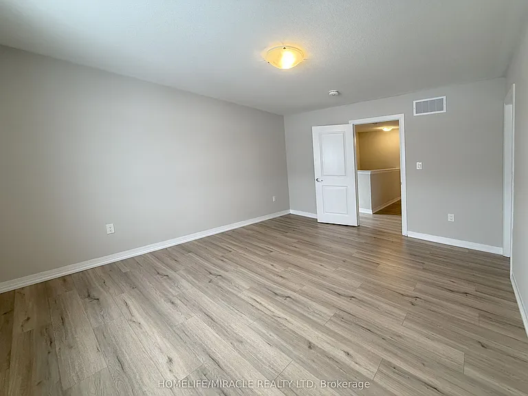 40 Middleton St — Photo 24