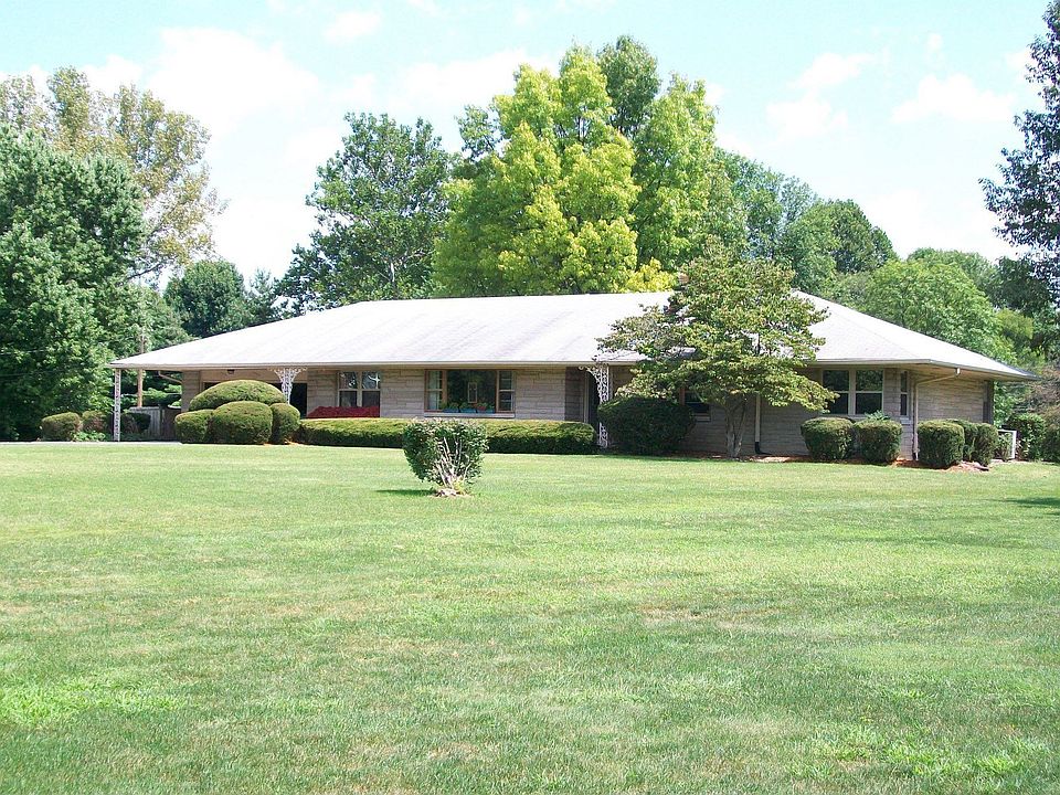 Front view of the home.