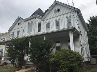 32 W 2nd St, Bound Brook, NJ 08805