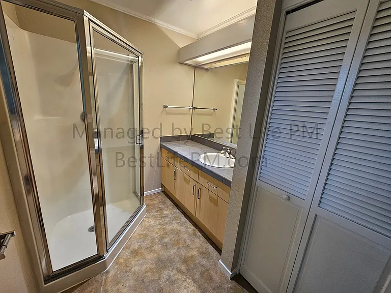 1535 SW Clay St #301 — Photo 41