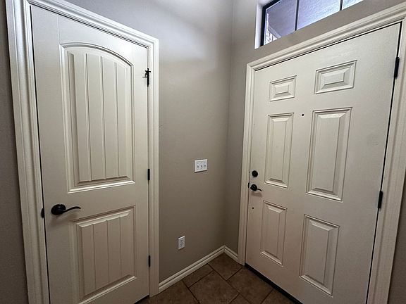 4th image of 1015 NW 29th St