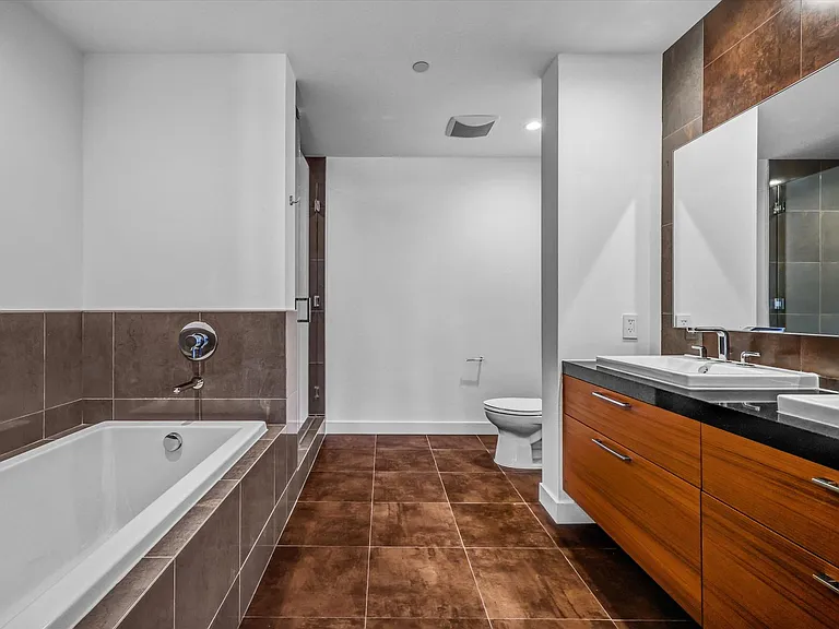 9 Macarthur Pl #403 — Photo 28