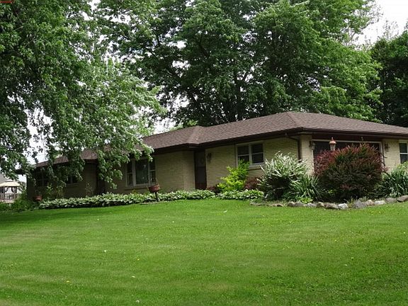 2nd image of 3076 Lookout Dr