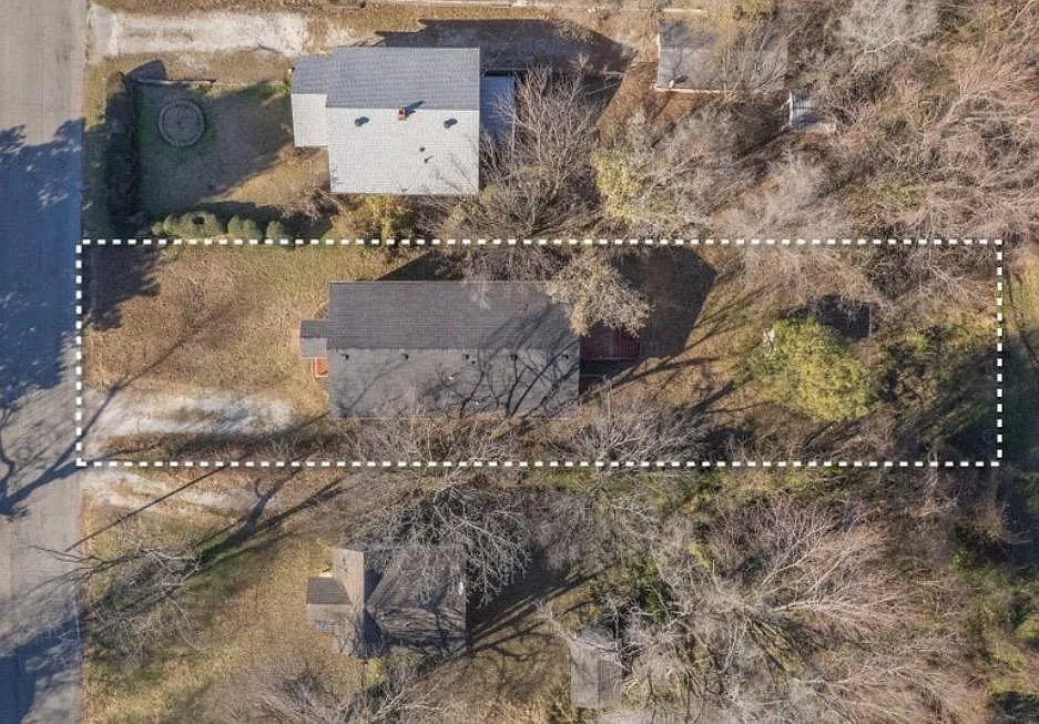 Property Photo - 3123 E 10th St