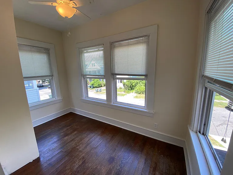 536 Midland St #536 — Photo 2