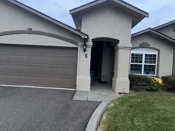 2731 Crater Lake Ave #1-14, Medford, OR 97504