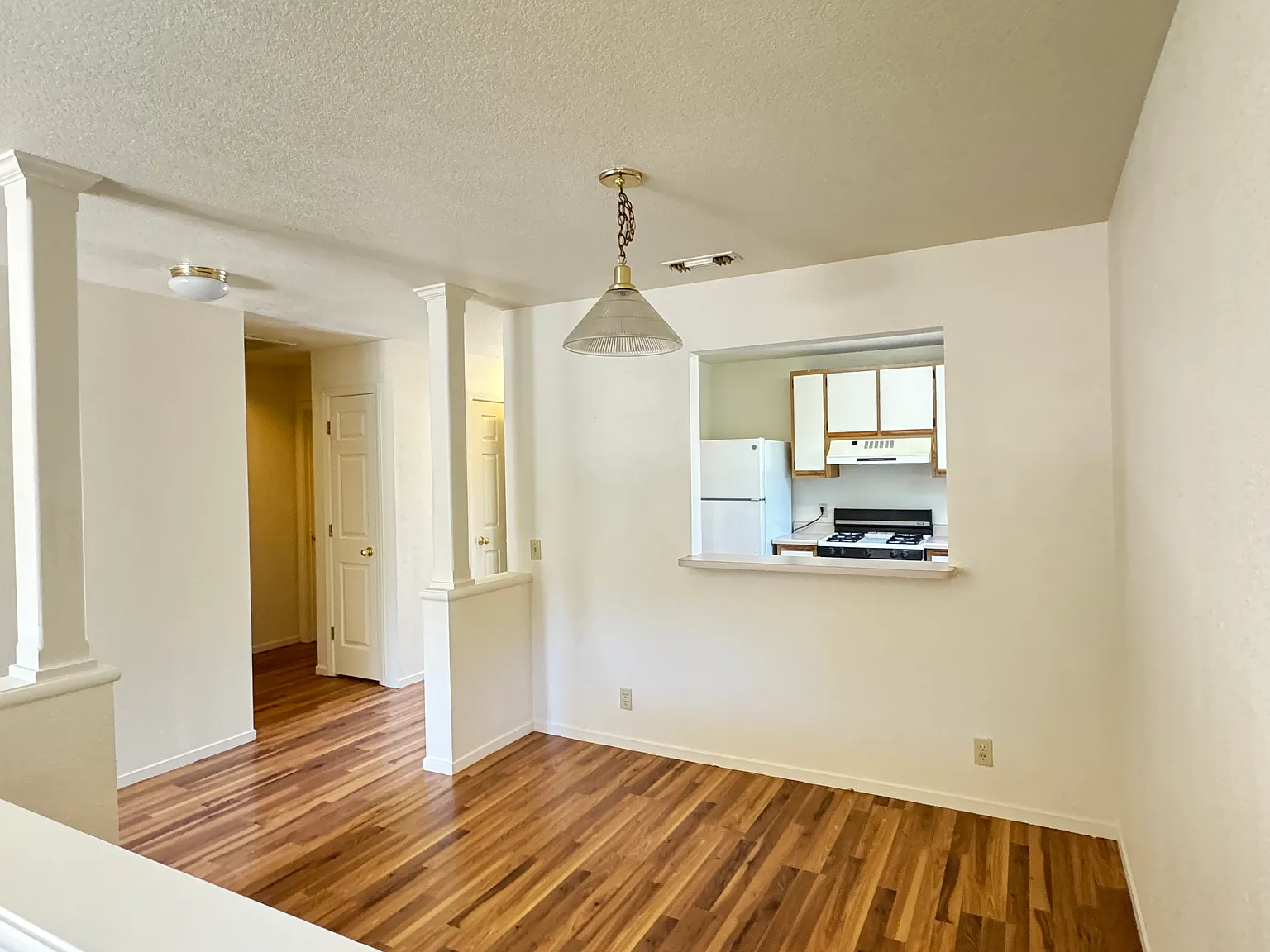 2 bed, 1000 sqft, $1,695 — Photo 4