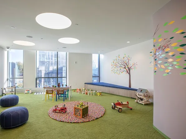 250 Ashland Place image 10 of 16