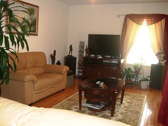 5th image of 16 Hillcrest Ave