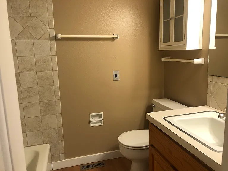 420 NW Dack Ct — Photo 11