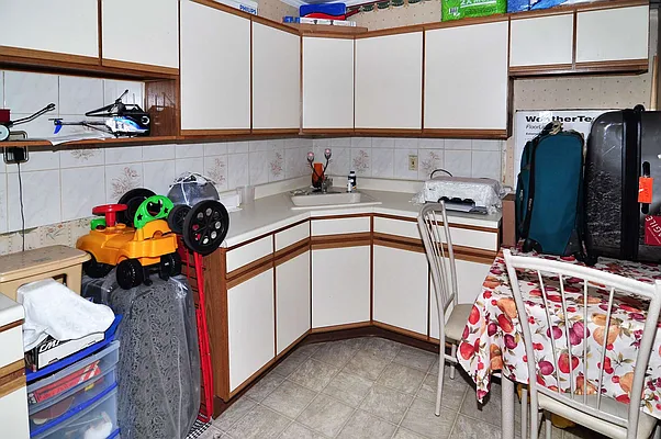 Sold by CENTURY 21 Sunny Gardens Realty, Inc. | media 23
