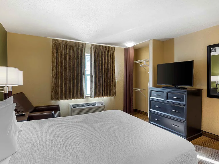 Studio Suite - 1 Queen Bed