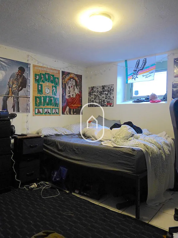 6 bed, 9999 sqft, $1,500 — Photo 4
