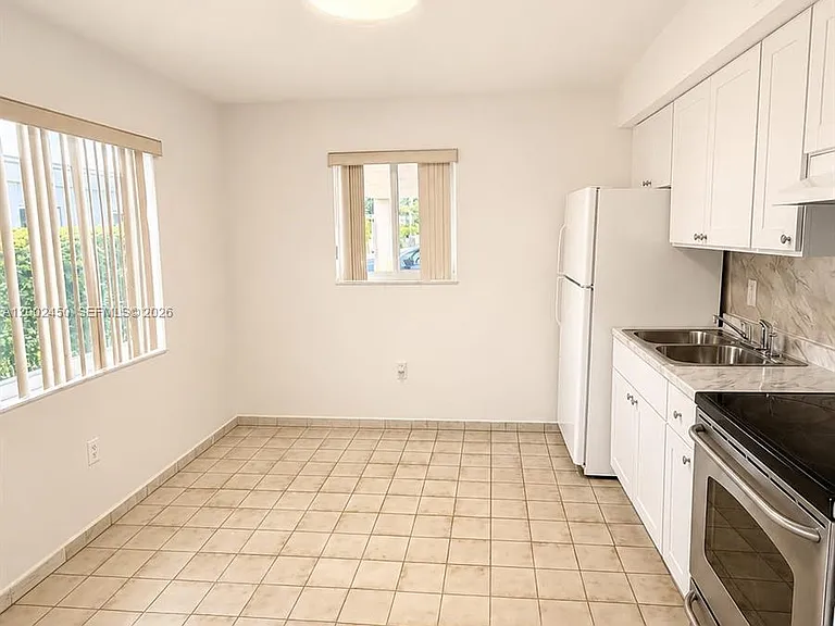 50 W 11th St #1 — Photo 2
