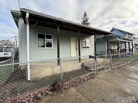 2nd image of 328 SE Lane Ave
