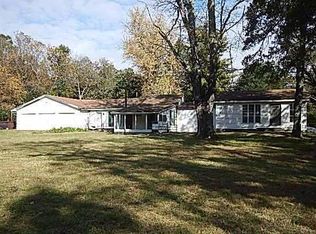 23867 Country Oak Ln, Warrenton, MO 63383