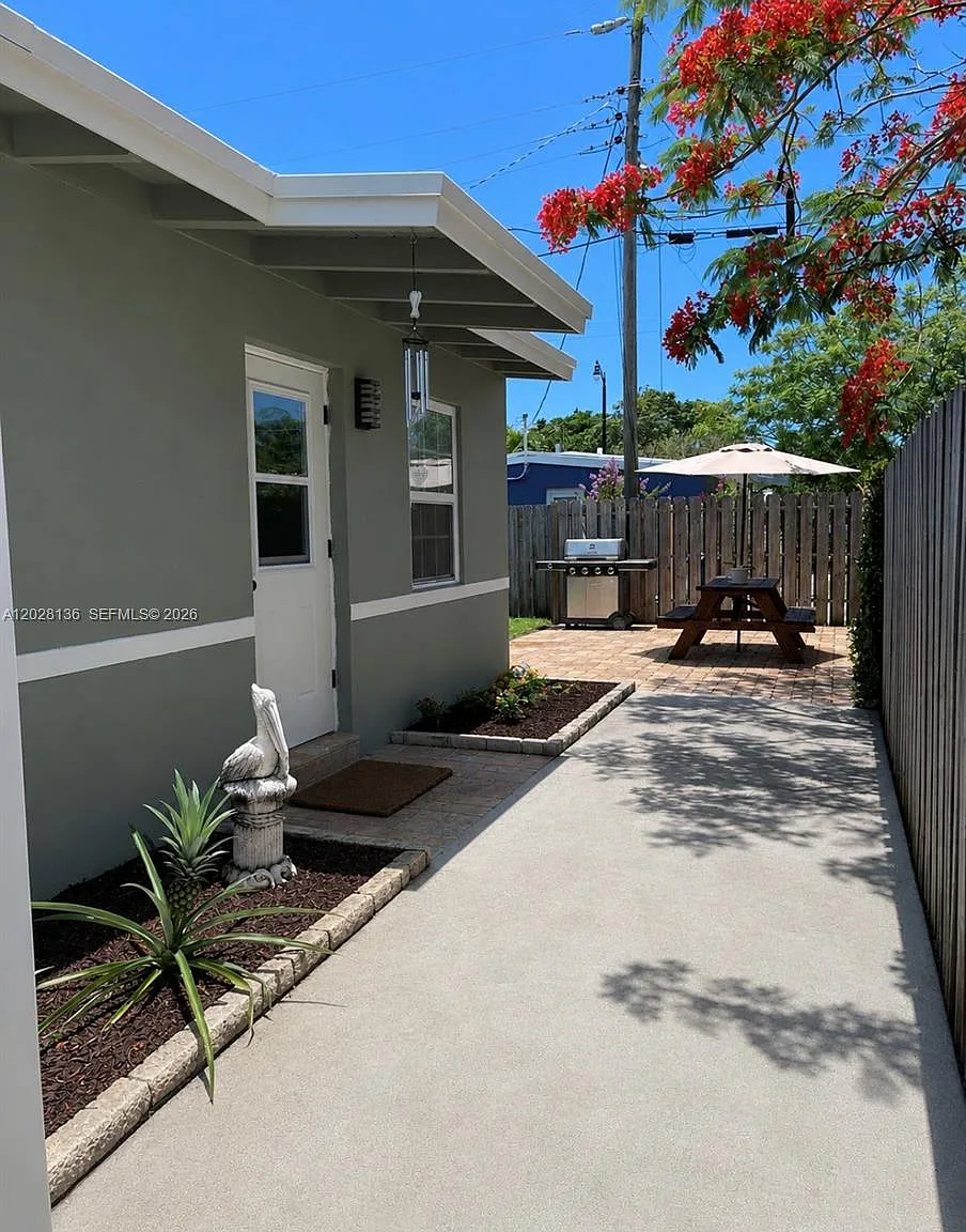 Tod Acres — Photo 1