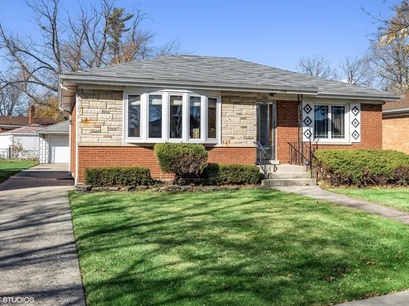 11040 Boeger Ct, Westchester, IL 60154