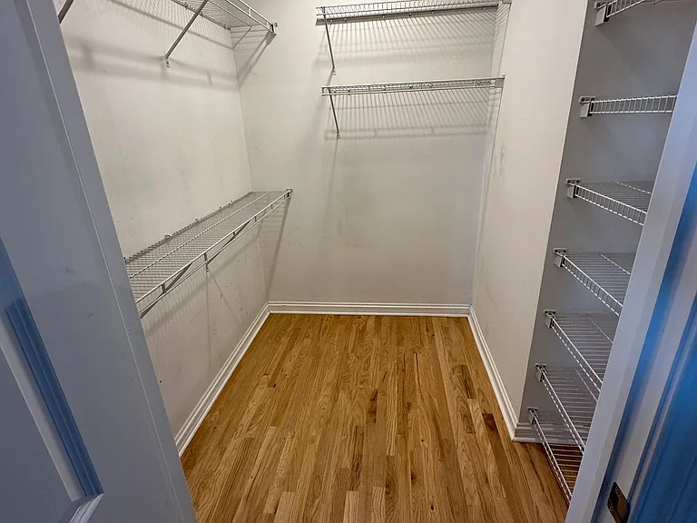 1148 W Roscoe St #4W — Photo 7