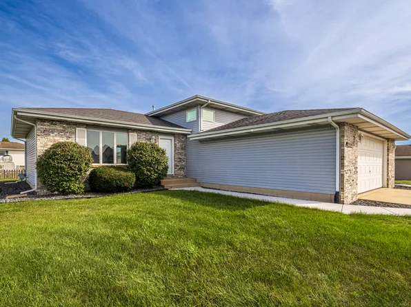 11712 S Magoun Dr, Saint John, IN 46373